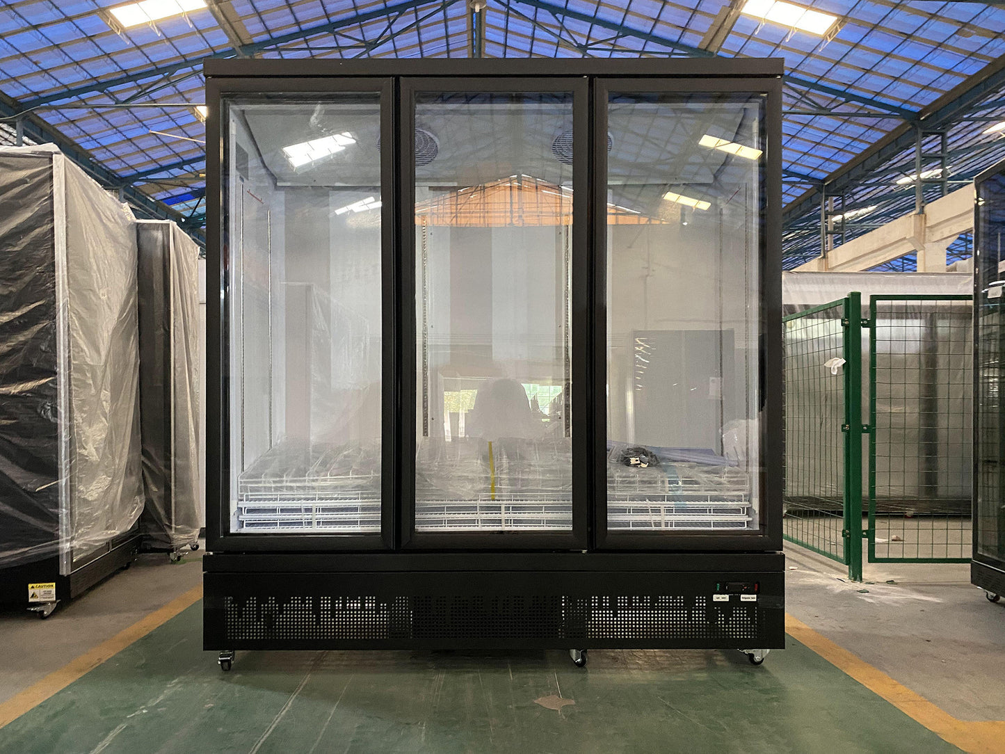 Vertical Refrigeration Equipment Air Cooler for Supermarket Beverage Display Glass Door Bar Three door upright beverage chiller Full black Glass Door